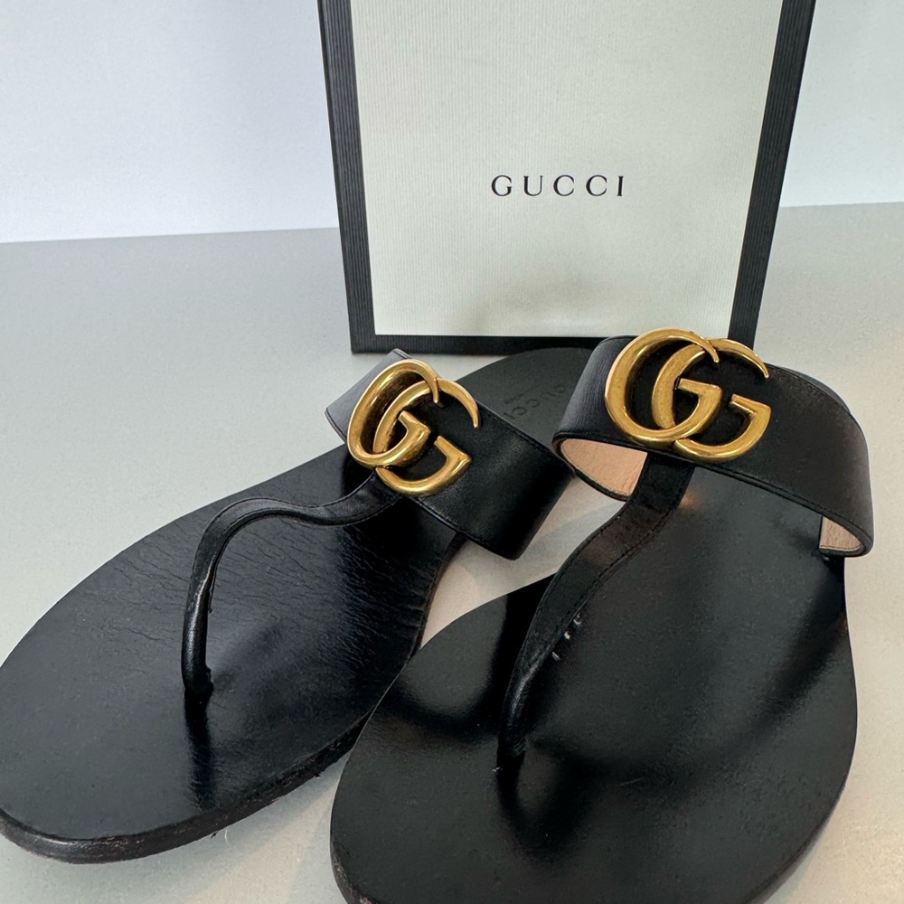 Authentic Gucci GG buckle thong black leather sandals